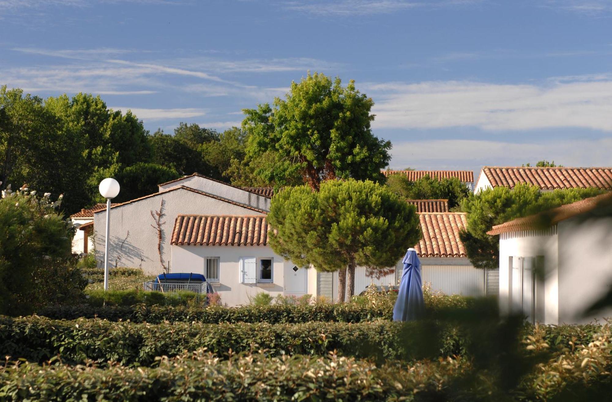 Residence Odalys Le Village Des Amareyeurs Le Château-dʼOléron Eksteriør bilde